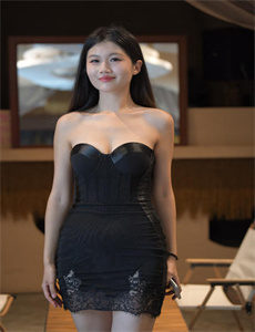 《王伦宝1069-男人鸡扒叉入美女尿道的视頻》