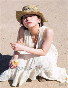 《夏天走光-PISS厕所撒尿1WC女厕所新》