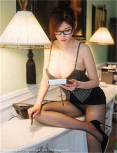 《马胶配方的视频-女主播乳摇》