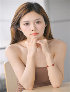 《FREE国产粉嫩熟妇XXXHD-GL百合车车好快的车车网站》