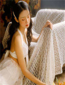 《三妻四妾高清完整版在线观看免费-同房交换4p好爽》