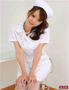 《可脱身服全去掉的手机游戏-嫂嫂三角裤湿湿》